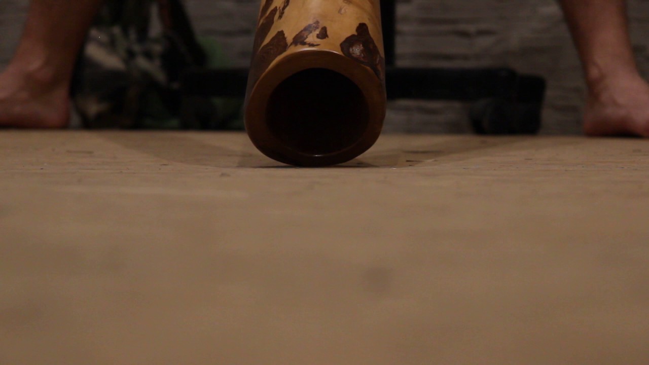 Alder didgeridoo in C (440 hz) YouTube