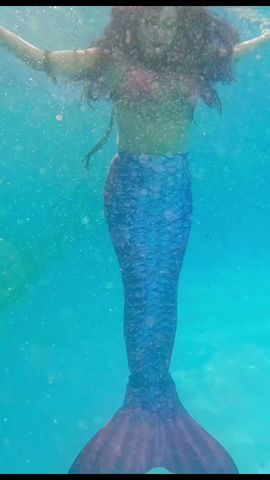 Mermaid swims away quietly🧜🏻\u200d♀️ #mermaidlife - YouTube