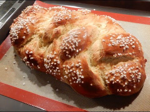 Einmal pro Woche ist Backtag im Freilichtmuseum auf dem Wendlandhof in Lübeln. Dann heizt Heio Görtz. 