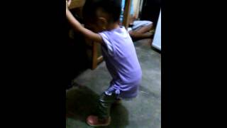 Mueve El Toto Niña Baila