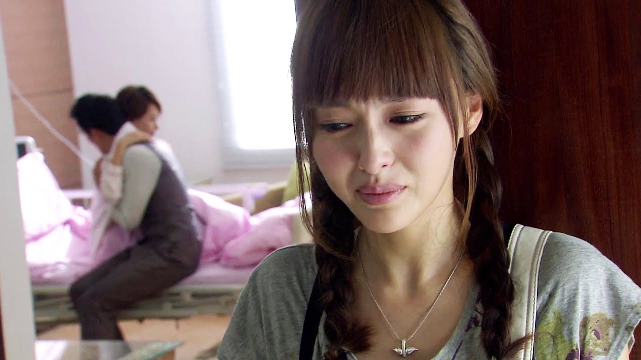 灰姑娘看到總裁抱著心機女官宣戀情，崩潰離開，總裁追妻火葬場！