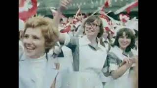 Migawki z przeszłości, 1 Maja – Przemarsz grup zawodowych przed trybuną honorową  01 05 1980r