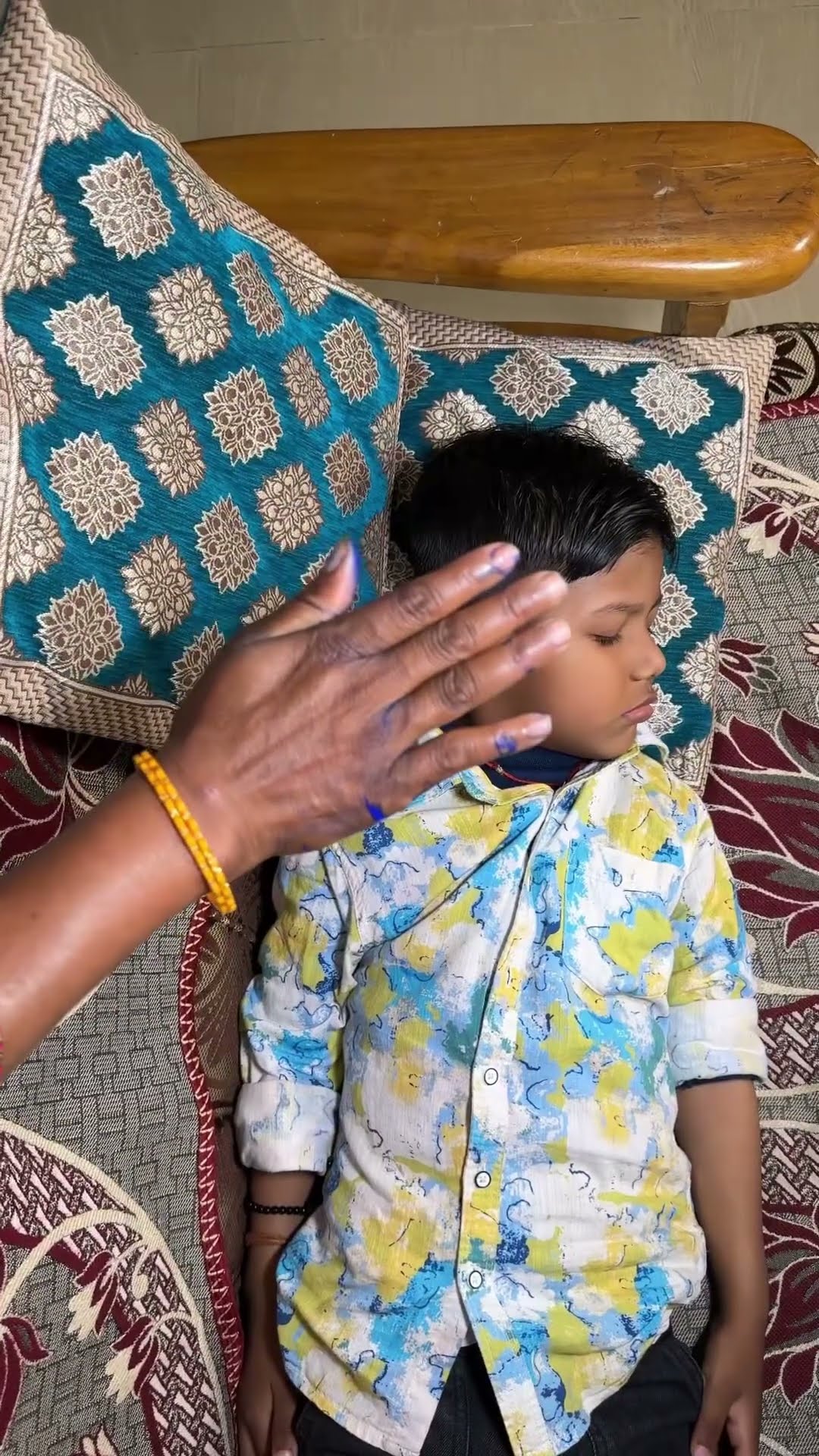 Ayaan babu ko rang laga diya ?? #shorts #happyholi #funny #comedy #ytshorts #funnyvideo