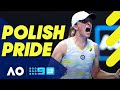 Rising star Iga Swiatek charms Aussie crowd in adorable interview | Australian Open 2022