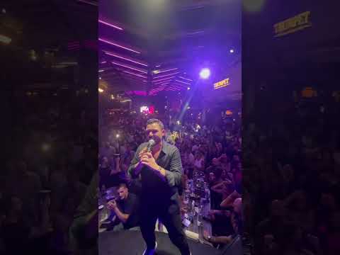 الوليد الحلاني ي طرب الجمهور بأغنيته شو هالحلا في هذا الحفل