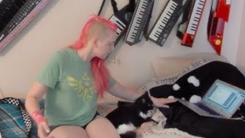 Keytar Lesson: Music theory for talking to other musicians. |