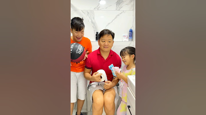So that dad doesn't be sad alone in the toilet 🥺🥴 LeoNata family #shorts
