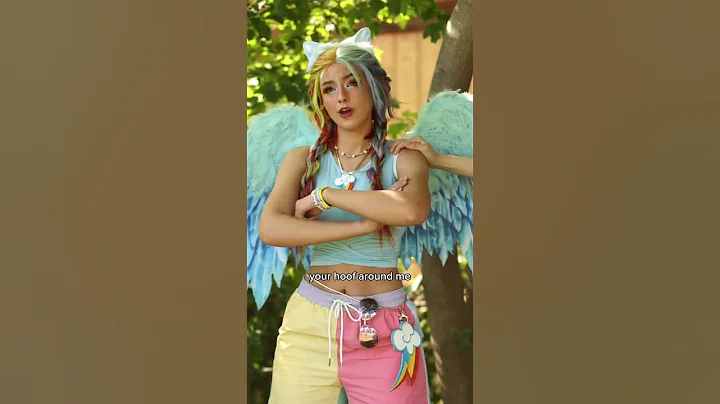 “Uhh…I’m over here 😨” - Rainbow Dash and Applejack cosplay with @halcybella ✨🍎💙 #mylittlepony