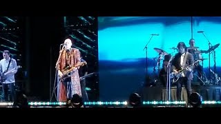 Video voorbeeld van "The Smashing Pumpkins release new song "Knights Of Malta" off new album "Shiny And Oh So Bright..""