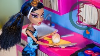 Как сделать кухонные принадлежности. How to make kitchenware for dolls.(Сделать кухонную утварь для кукол. Мы покажем вам как сделать нож, сковородку, мешалку и доску. We will show you..., 2014-07-21T21:39:15.000Z)