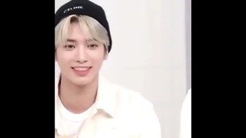 Taehyun teasing his Beomgyu-hyung by touching his thighs...#txt #taegyu