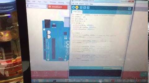 Traffic Light in Arduino UNO R3