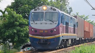 D19E-960 kéo tàu hàng AH2 ra ga Kim Liên