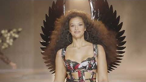 LISA performing Moonlit Floor live from the Victoria’s Secret Fashion Show 2024