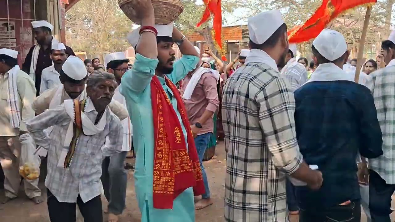 साकळी येथे दिलीप मुजोबा कारेक्रम  सादरकर्ते जय मल्हार वहि मंडळ  डांभुर्णी  9422974845