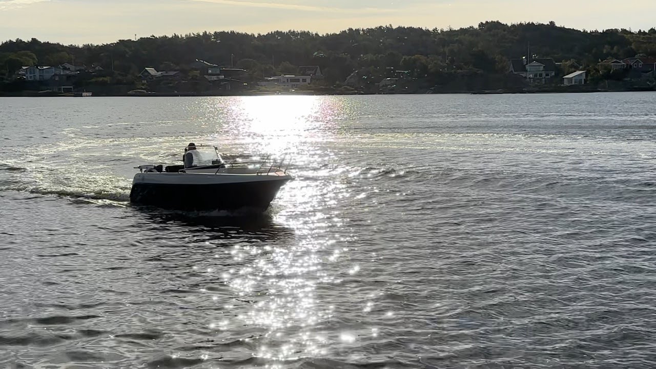 Köp Båt Uttern S56 5602 på Klaravik - YouTube