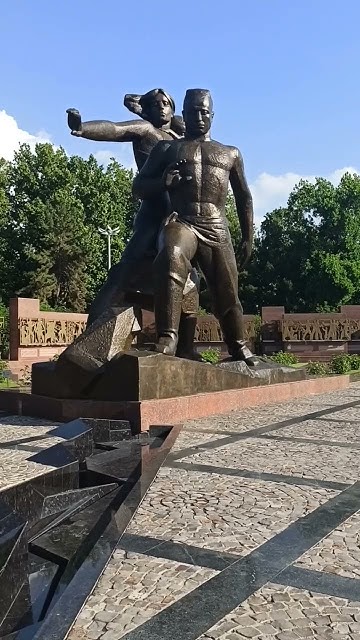 Монумент "Мужество". - YouTube