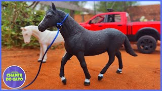 Fazenda de Brinquedo INCRÍVEL Domando O Indomável Cavalo Picaço screenshot 2