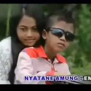 cinta tak pandang usia