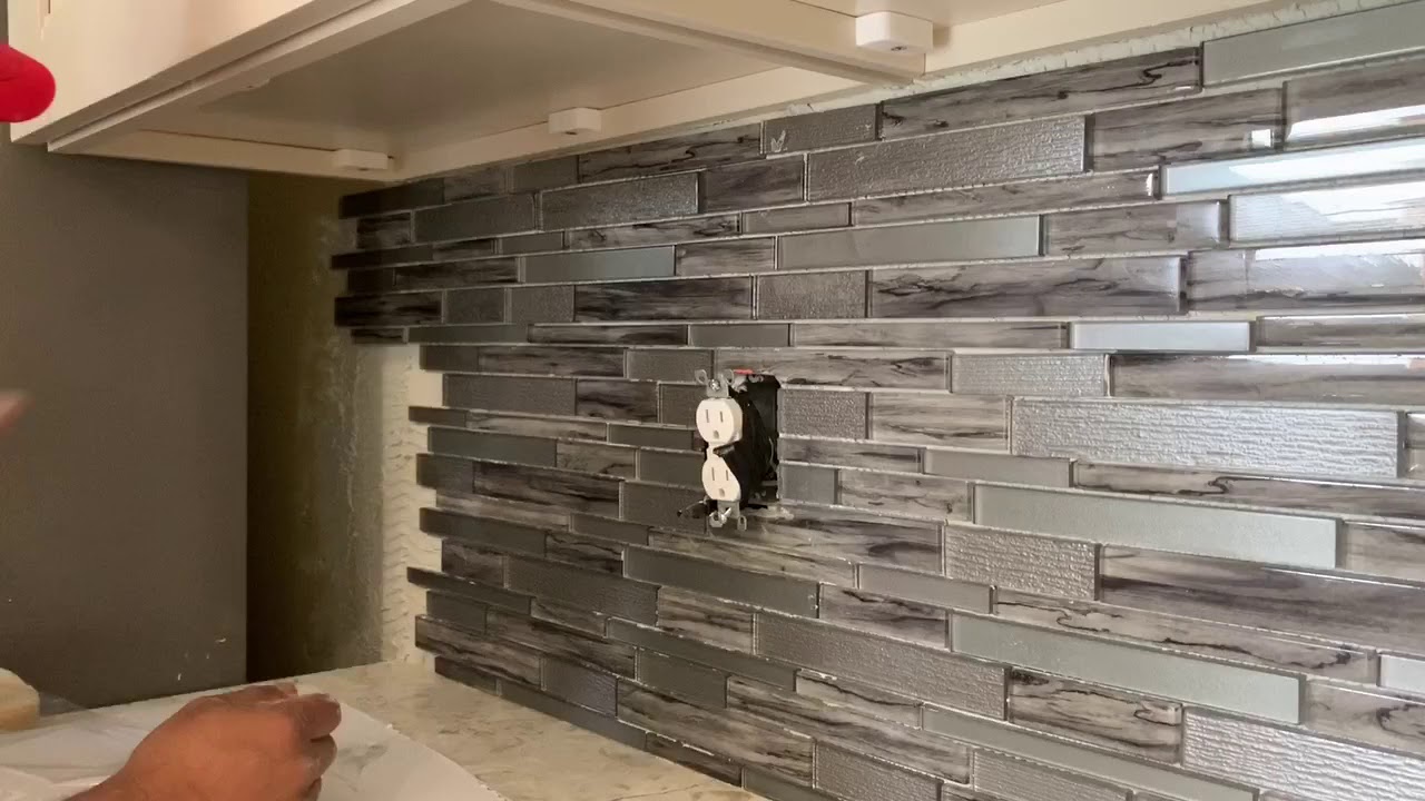 how to install kitchen backsplash Cách ấp gạch trên tường nhà bếp - YouTube