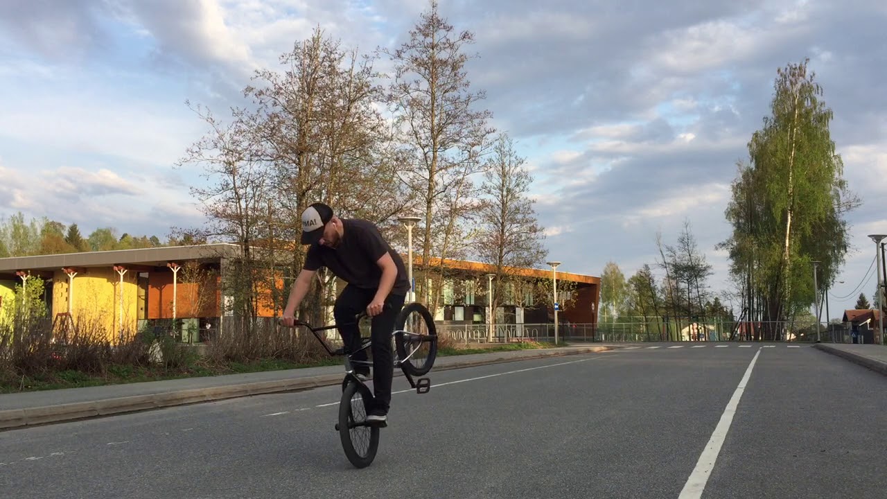Nofooted whips and brakeless pinkies.