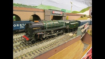 Buckland Junction loft model railway 226. Model Train control using DC electrical sections by relays