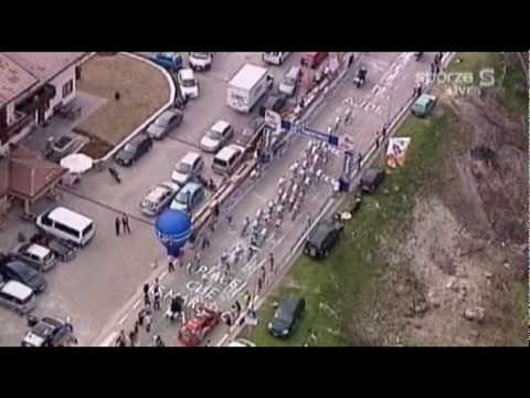 Giro d'Italia 2009 - Climb to San Martino di Castr...