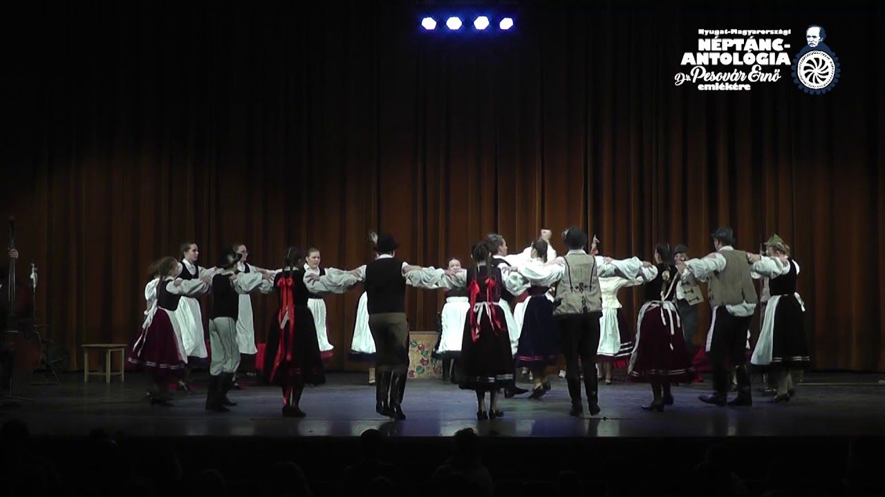 Csobolyó Cseperedők Néptáncegyüttes Győrújbarát