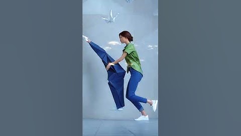 Electric ComfyUI Animation! #aiart #aivisuals #comfyui  #animatediff #music #newmusic #artistmusic