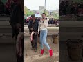 传递正能量 户外唱歌