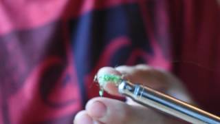 tying a rock worm for beginners.