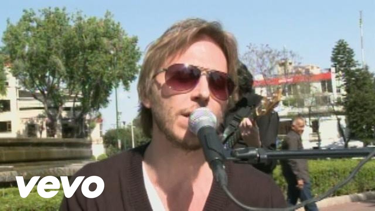 Noel Schajris - A Medio Vivir ((Sesiones Callejeras ¡Tunes (Video))