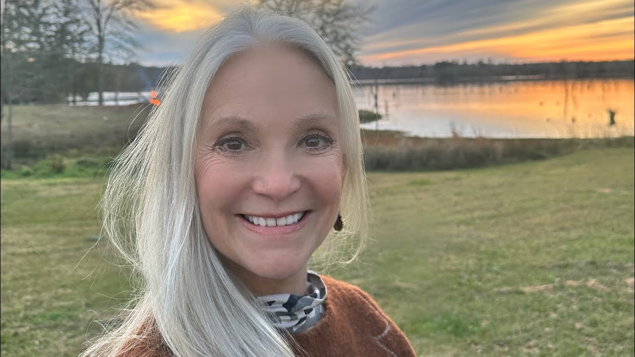 Welcome to my new restored farmhouse Yoga Shala. Quick tour of the  project for past 5 months. 😍