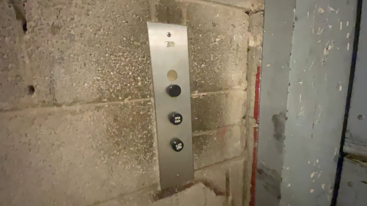 EPIC MOTOR: OTIS Dry-Powered Hydraulic Freight Elevator @ Macy’s - Boardman, OH