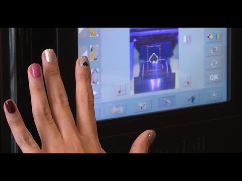La máquina que le arregla las uñas con sorprendentes motivos y diseños -  YouTube