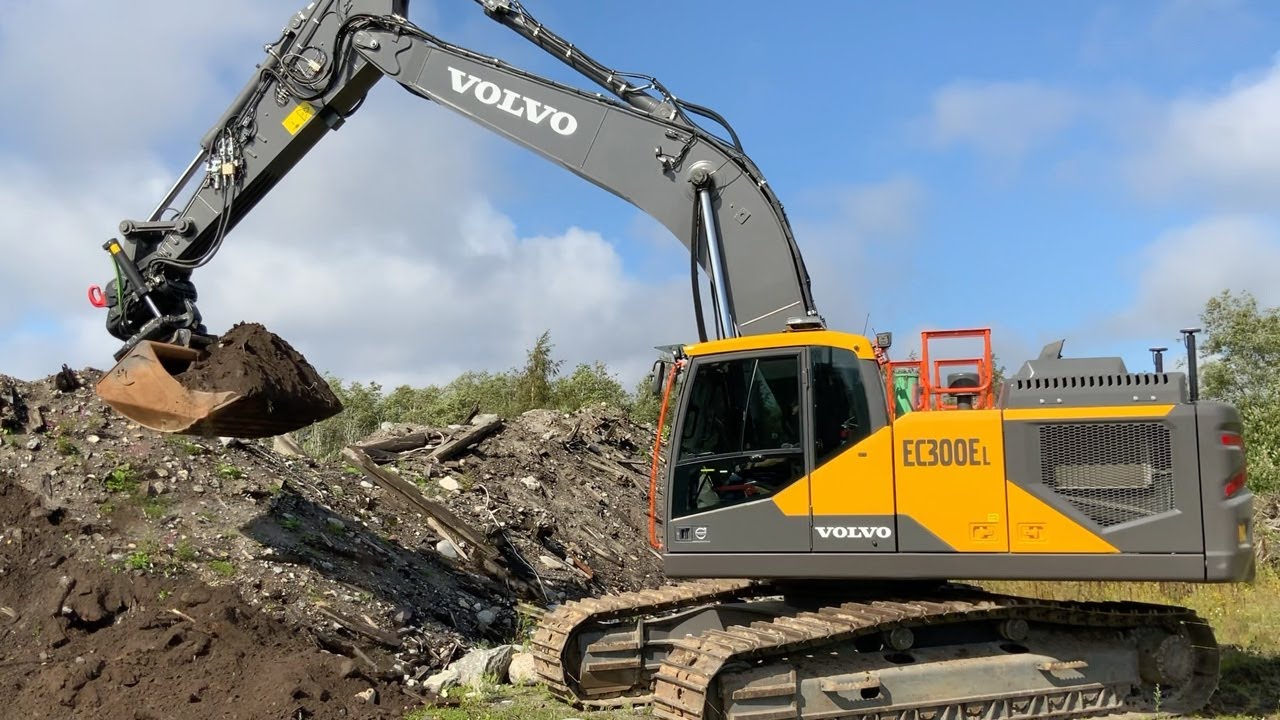 Köp Grävmaskin Volvo EC300EL med två skopor på Klaravik