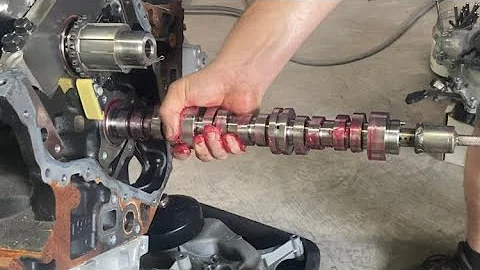 First #LT5 Cam Swap On A 6.6 LT #L8T With The Heads Still On.