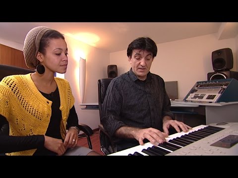 Video: So Fügen Sie Musik In Einen Film Ein