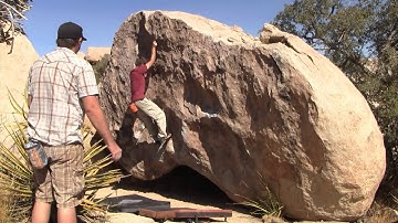 Bouldering The Chuckwalla Boulder in the Outback, Joshua Tree, CA