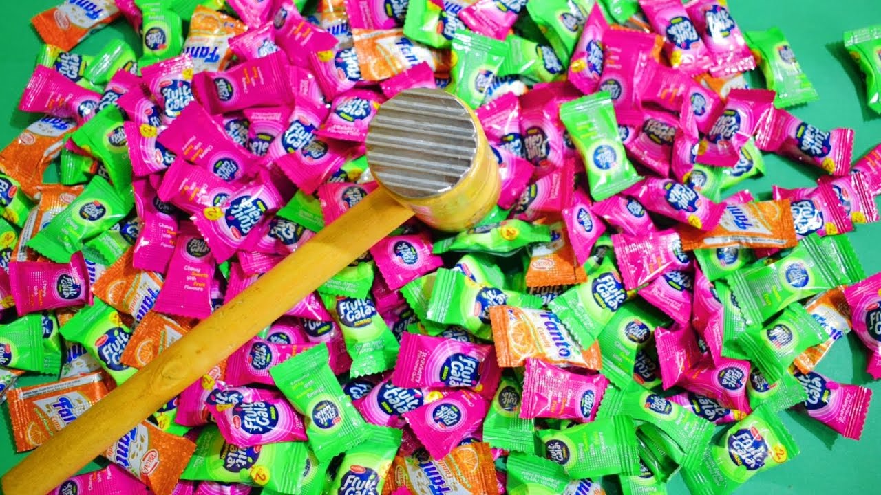 UNWRAP FRUIT GALAFANTA CANDIESTHEN BROKE WITH HAMunwrapping 