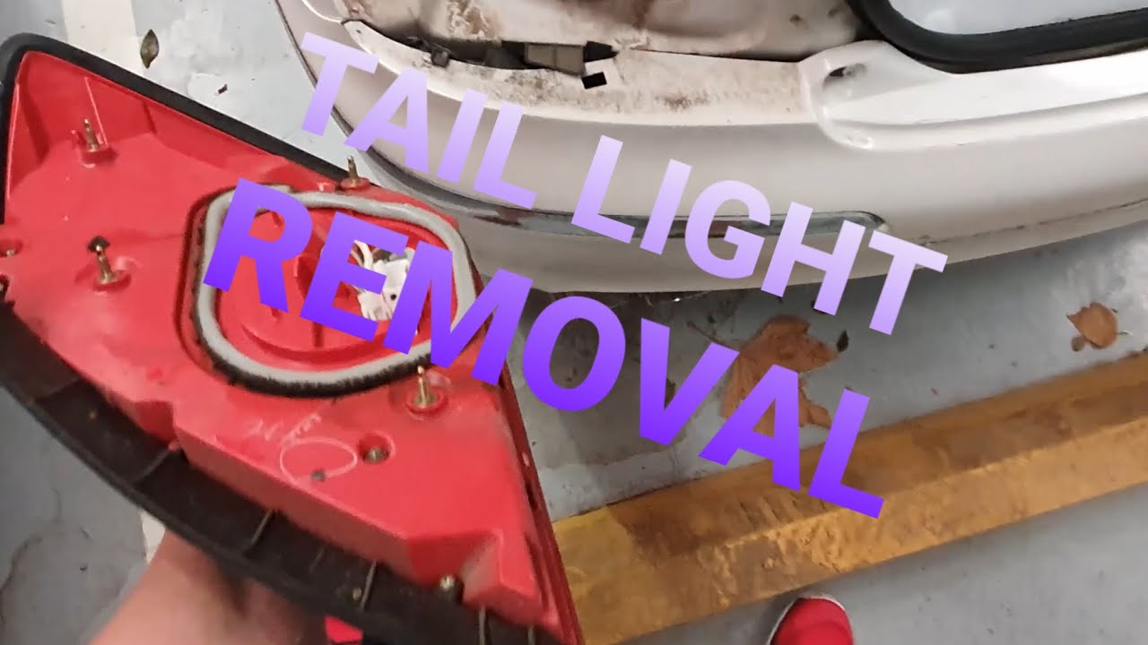 UZS186 CROWN MAJESTA TAIL LIGHT REMOVAL!!!