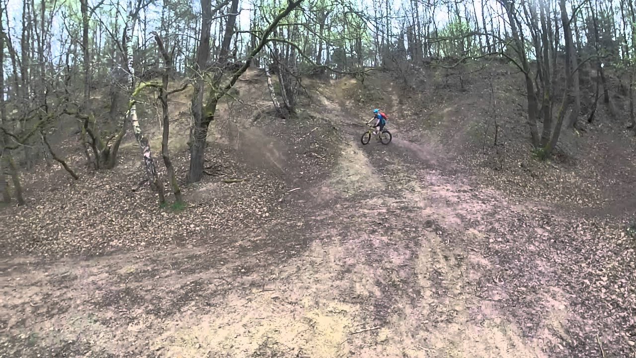 Spelen in het bos - YouTube