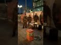 Уличные музыканты исполняют "Едут-едут БТРы" в Москве. 2020 г.
