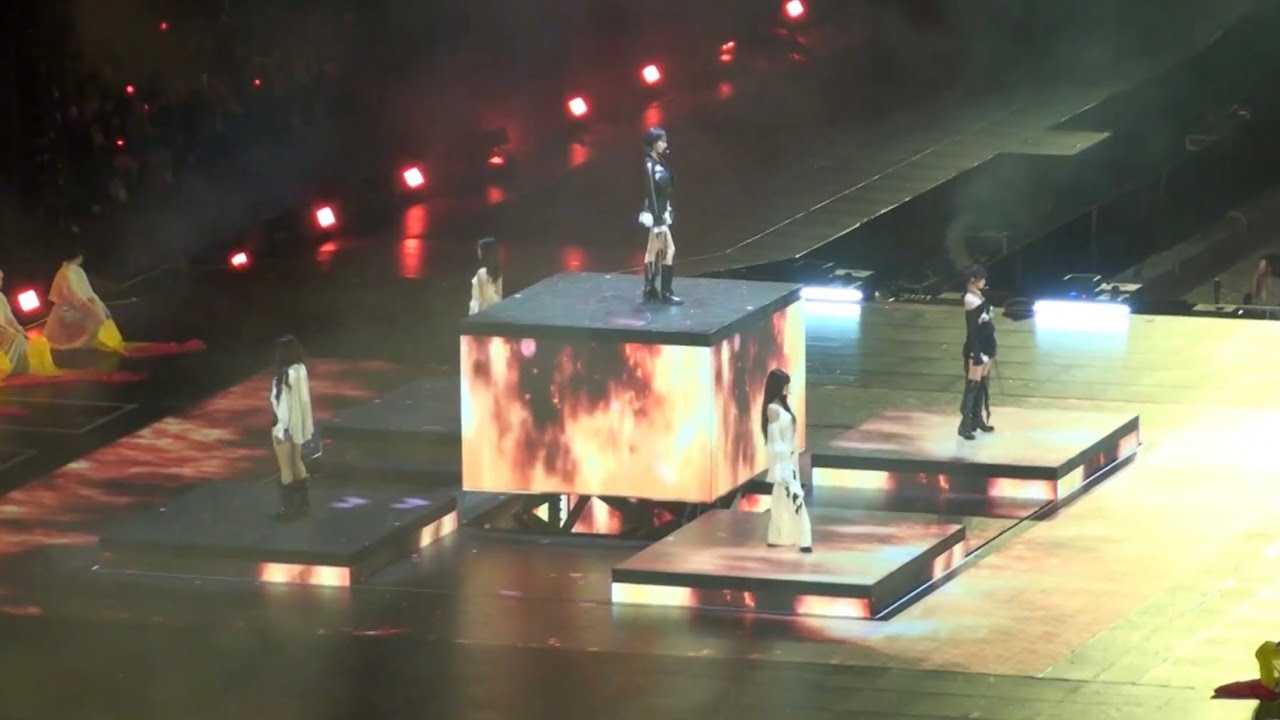[251206 AAA2025] LE SSERAFIM ‘Born Fire+Ash+ HOT’ (FanCam)
