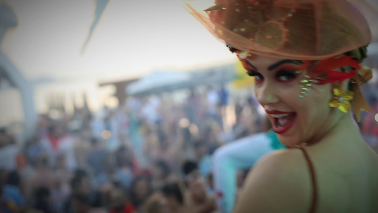 Tropical Brunch & After Party every Friday!