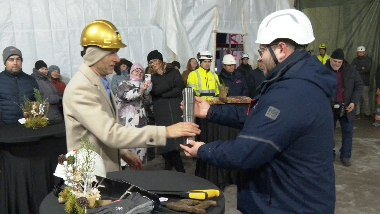 Kehtna valla kroonika nr. 283 2025. Valtu Põhikooli juurdeehituse sarikapidu 26.11.2025