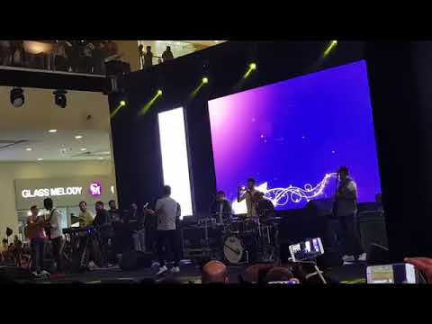 اغنيه قصادى عيونه محتارة لايف حماقى