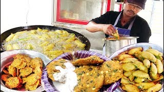 It's a Breakfast Time in Hyderabad Street | Masala Vada-Mirchi Bajji-Samosa - Only 20 rs Per Plate