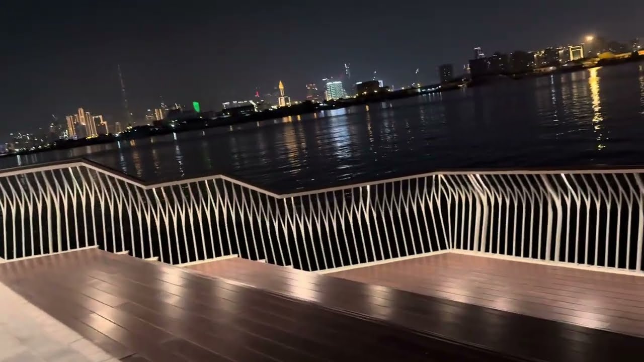 Nous sommes maintenant sur le quai. Dubaï 