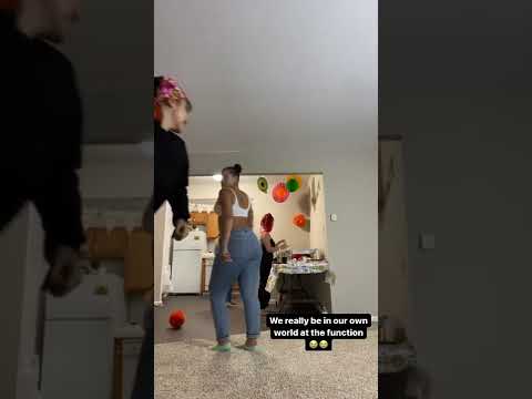 Janae Girard jeans twerk 2